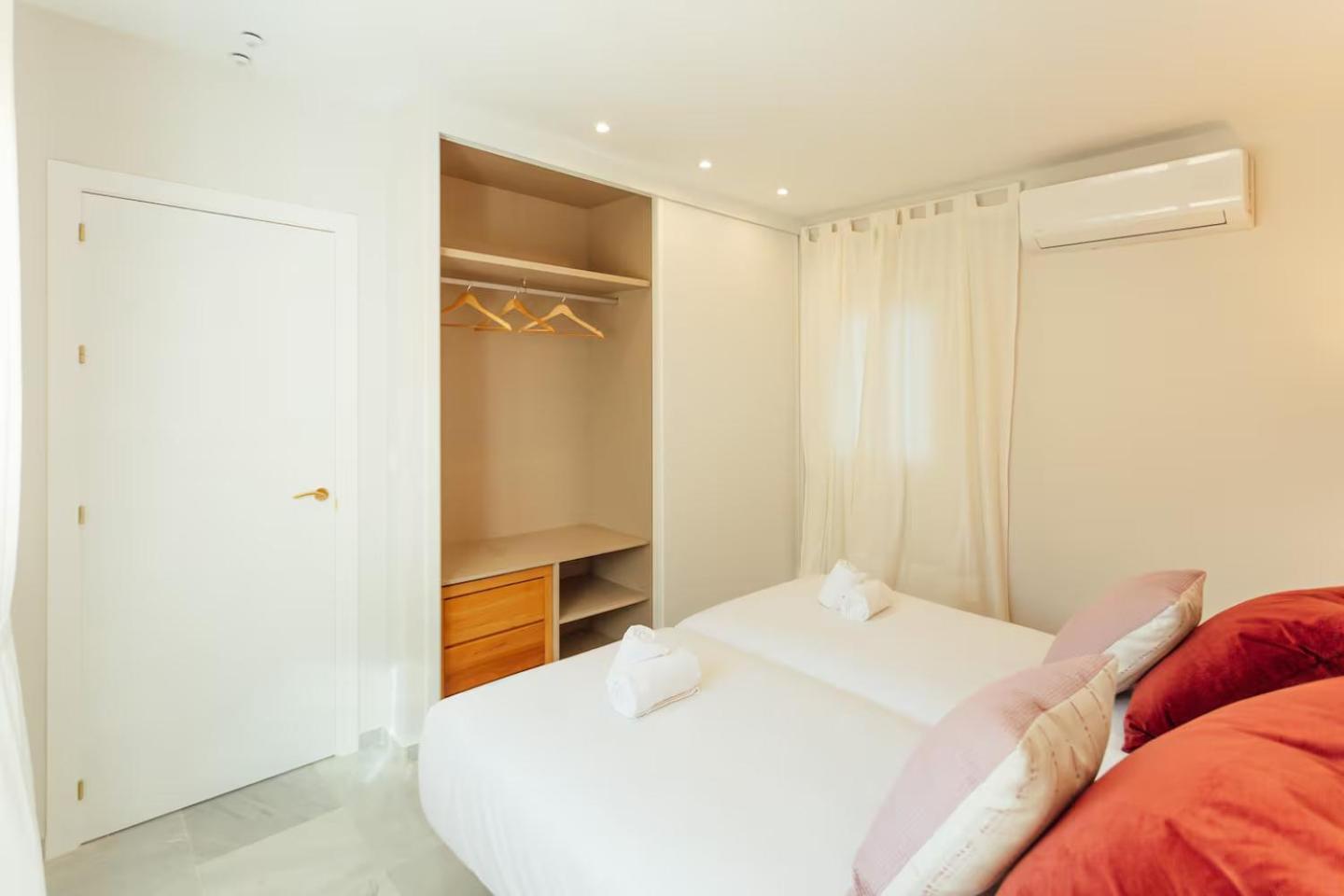 Апартаменты Reformed And Comfy- 2Bd 2Bth- Arenal Севилья Экстерьер фото